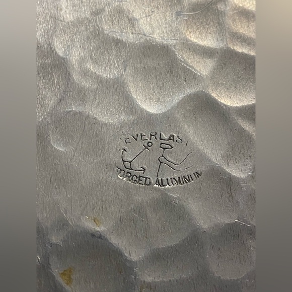 Everlast Silver Hammered Aluminum Tray - Picture 4 of 4
